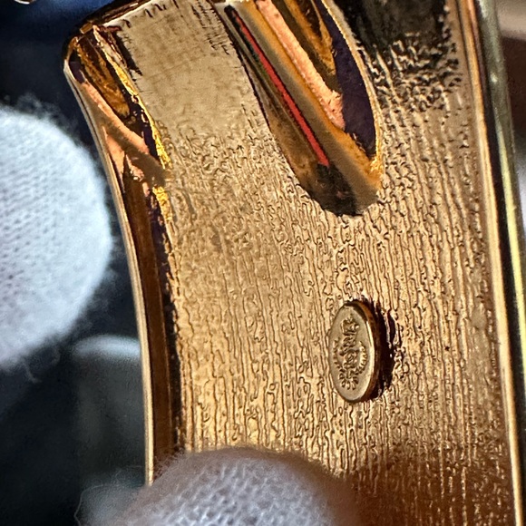 Gold Cuff Bracelet Gold Tone Textured Hammered Wavy Hinged Clamper - Picture 6 of 10